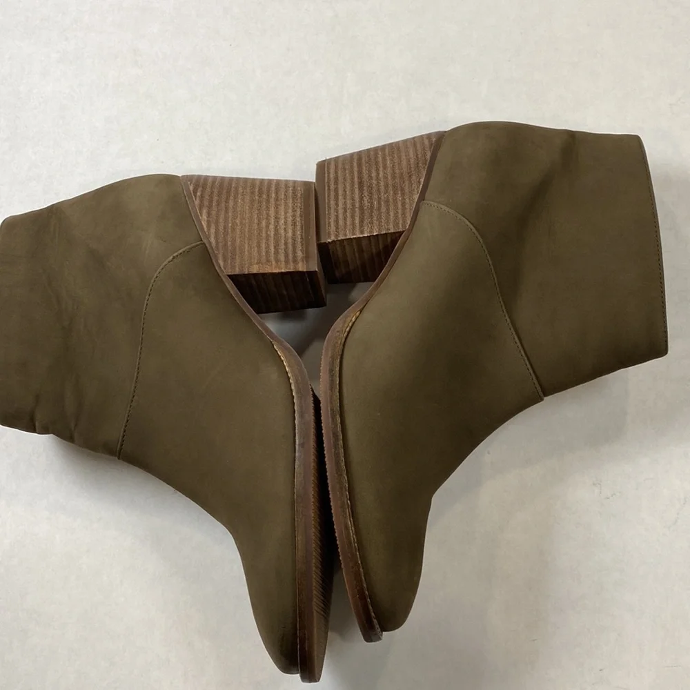 Blondo Nellie waterproof booties taupe‎ nubuck color